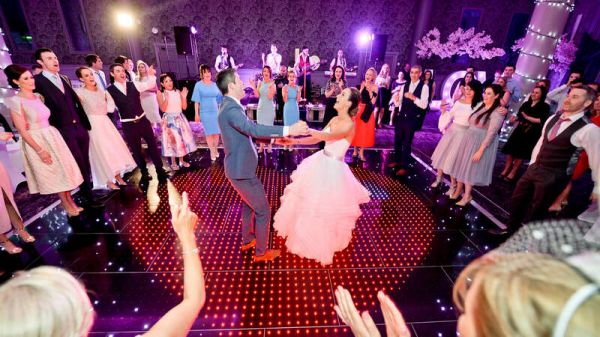 wedding dancing at Rochestown Park Hotel